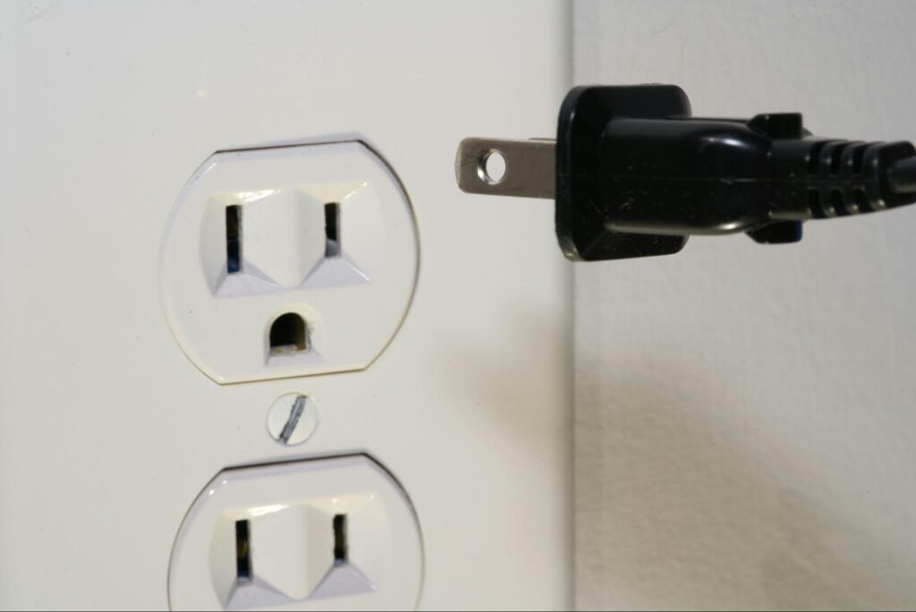 Electrical 5 AC power plug socket installed by ivcg