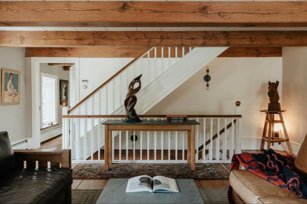 Stair Panelling: Types, Tools and How-to Steps 3 Interior shot of a classical home with visible staircase