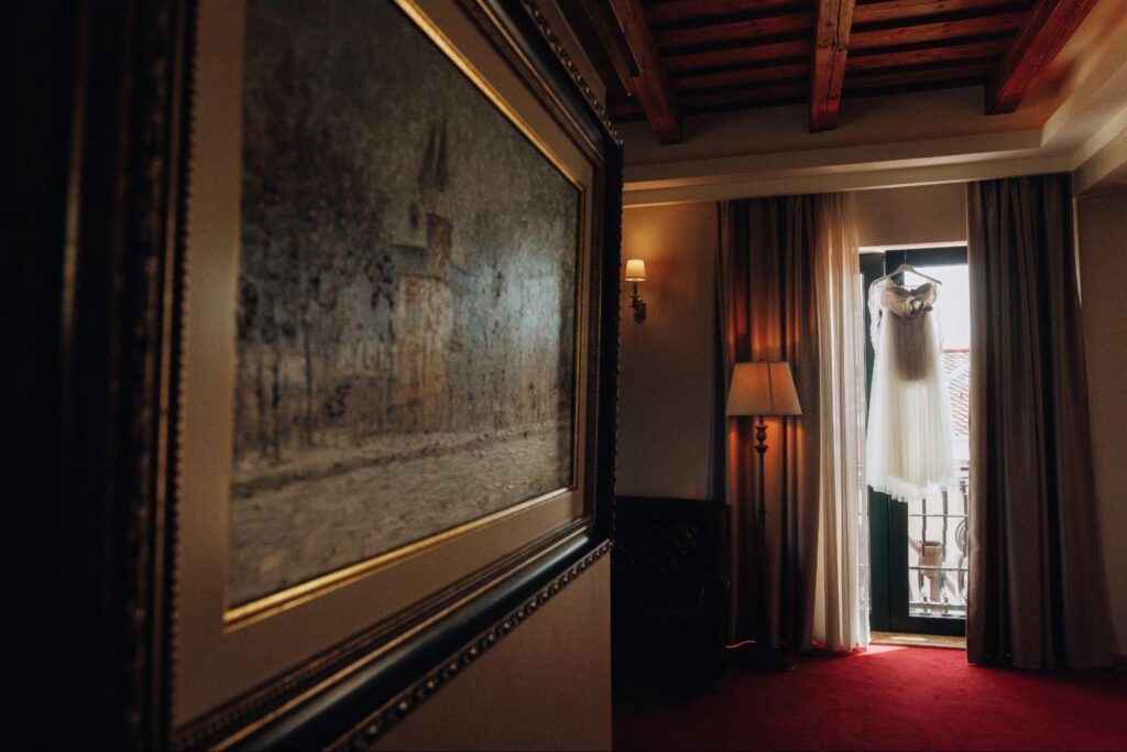 Flooring for Period Homes in Ireland: What Works and What Doesn’t 5 Fancy period home interior